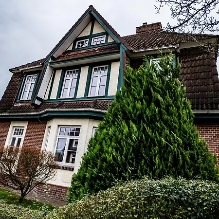 4 Gemuetliche Erdgeschosswohnung Ruhig Zentrumsnah Teilsaniert Apartamento *