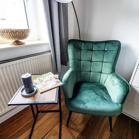 4 Gemuetliche Erdgeschosswohnung Ruhig Zentrumsnah Teilsaniert Apartamento *