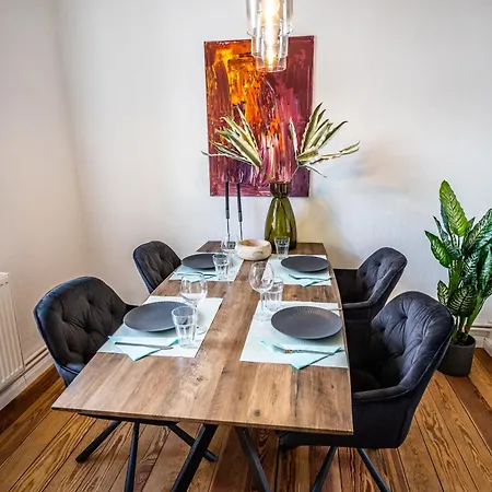 Apartamento 4 Gemuetliche Erdgeschosswohnung Ruhig Zentrumsnah Teilsaniert *
