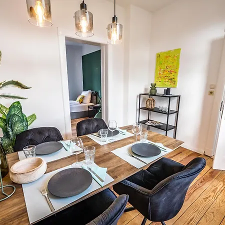 4 Gemuetliche Erdgeschosswohnung Ruhig Zentrumsnah Teilsaniert Apartamento