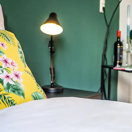 4 Gemuetliche Erdgeschosswohnung Ruhig Zentrumsnah Teilsaniert Apartamento Brunsbuttel