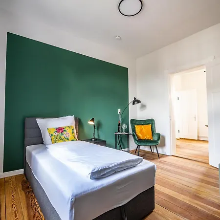 Apartamento 4 Gemuetliche Erdgeschosswohnung Ruhig Zentrumsnah Teilsaniert