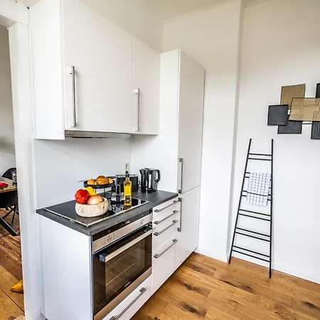 4 Gemuetliche Erdgeschosswohnung Ruhig Zentrumsnah Teilsaniert *