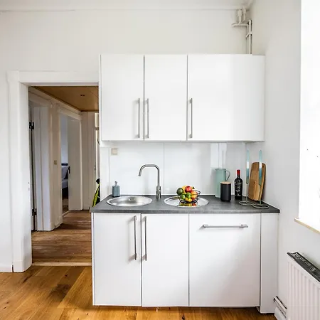 4 Gemuetliche Erdgeschosswohnung Ruhig Zentrumsnah Teilsaniert Apartamento *